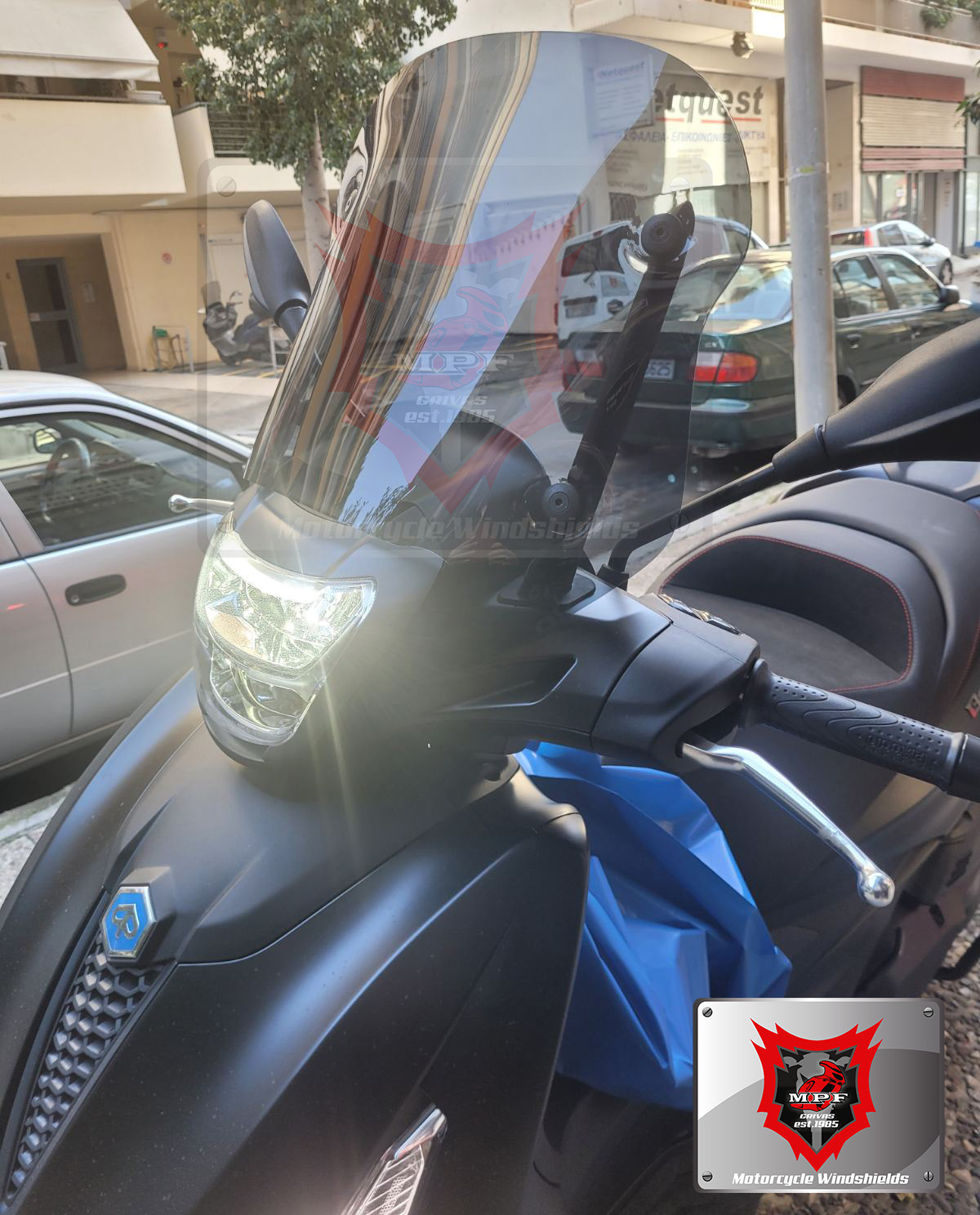 Ζελατίνα σε μαύρο scooter
